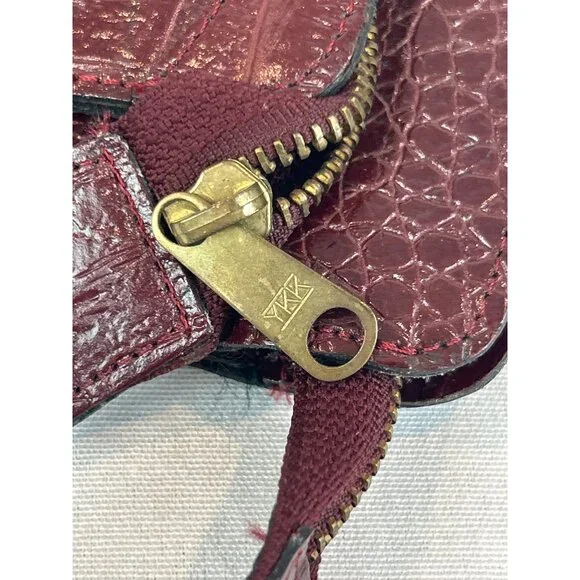 Vintage Burgundy Croc Embossed Leather Handbag Gold Hardware Top Handles Elegant - Picture 7 of 13